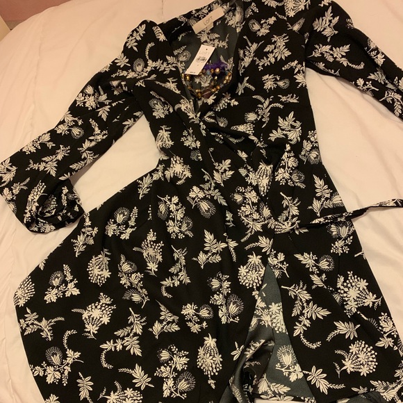 Print-cess Wrap Dress from Loft! - Picture 4 of 8
